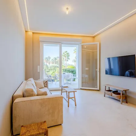 2 Bedroom With Terrace And Garden View 2 Min From Apartamento Cannes