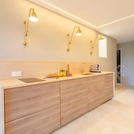 Daire 2 Bedroom With Terrace And Garden View 2 Min From Cannes